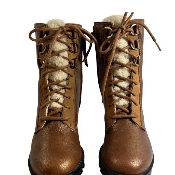 Sorel Phoenix Lace Shearling Boots NWOT
Size 8 - Picture 3 of 12